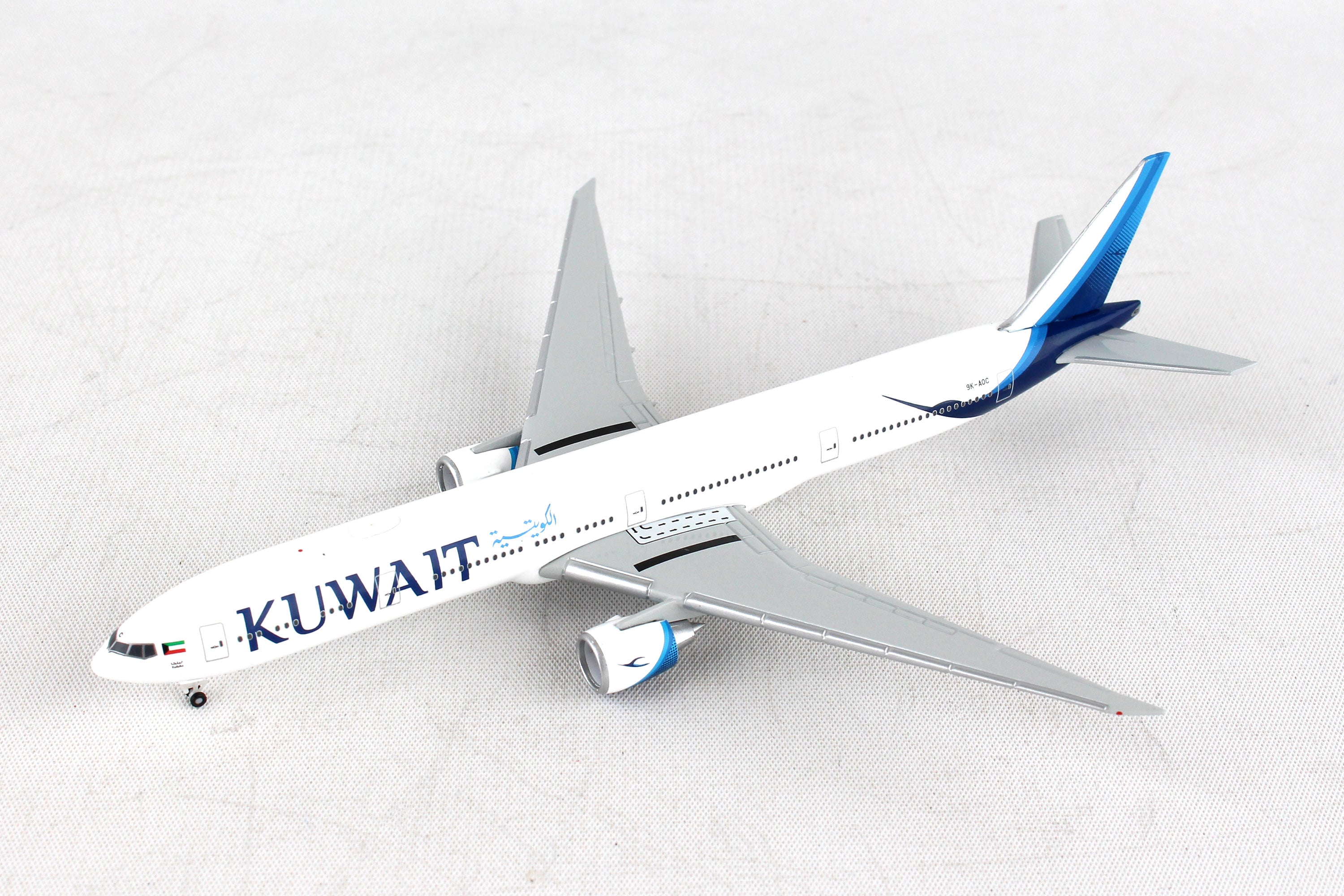 Herpa Wings HE530750 Kuwait 777-300Er 1/500 New Livery