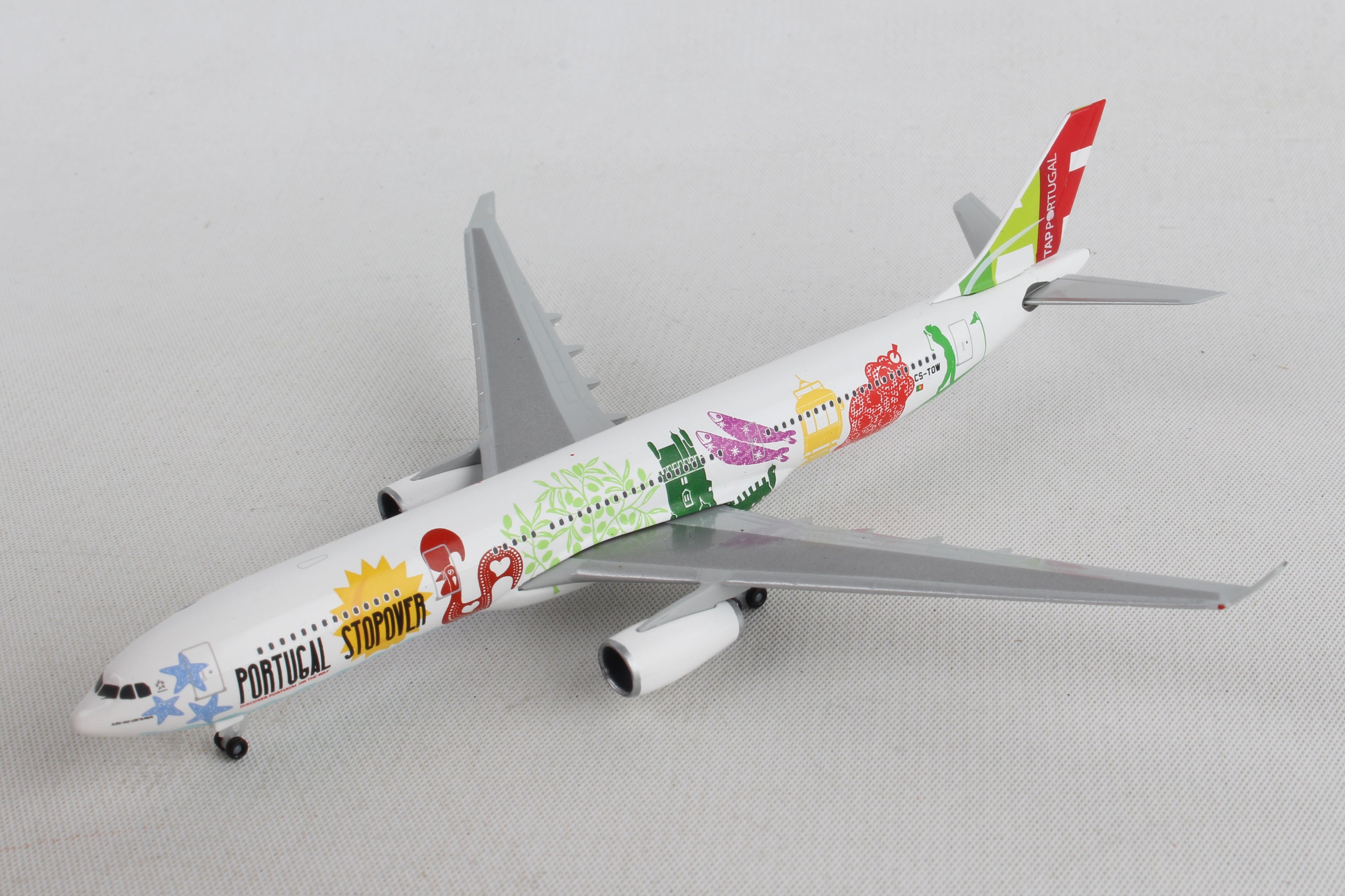 Herpa Wings HE530934 Tap A330-300 1/500 Portugal Stopover Cs-Tow