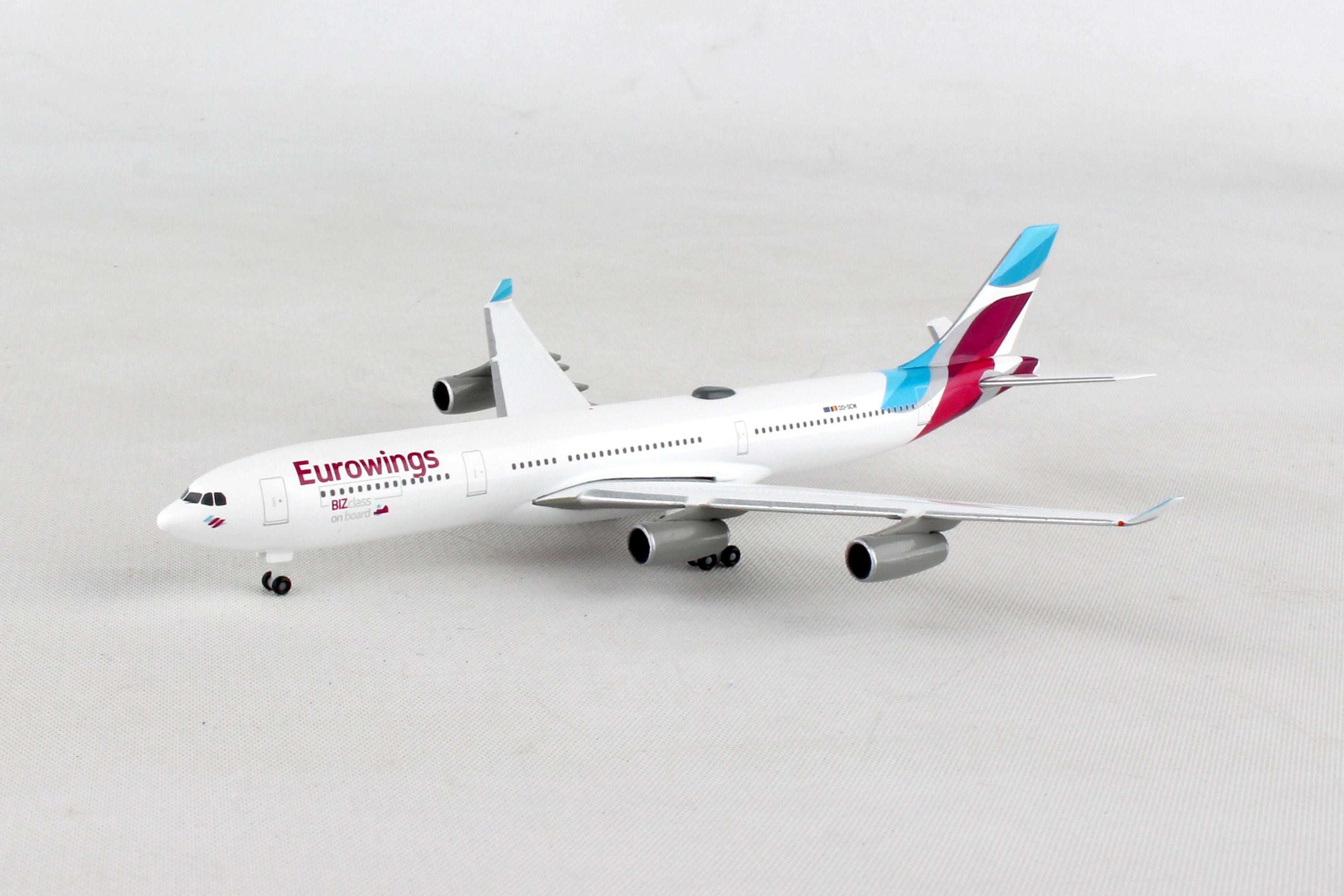 Herpa Wings HE531566 Eurowings A340-300 1/500