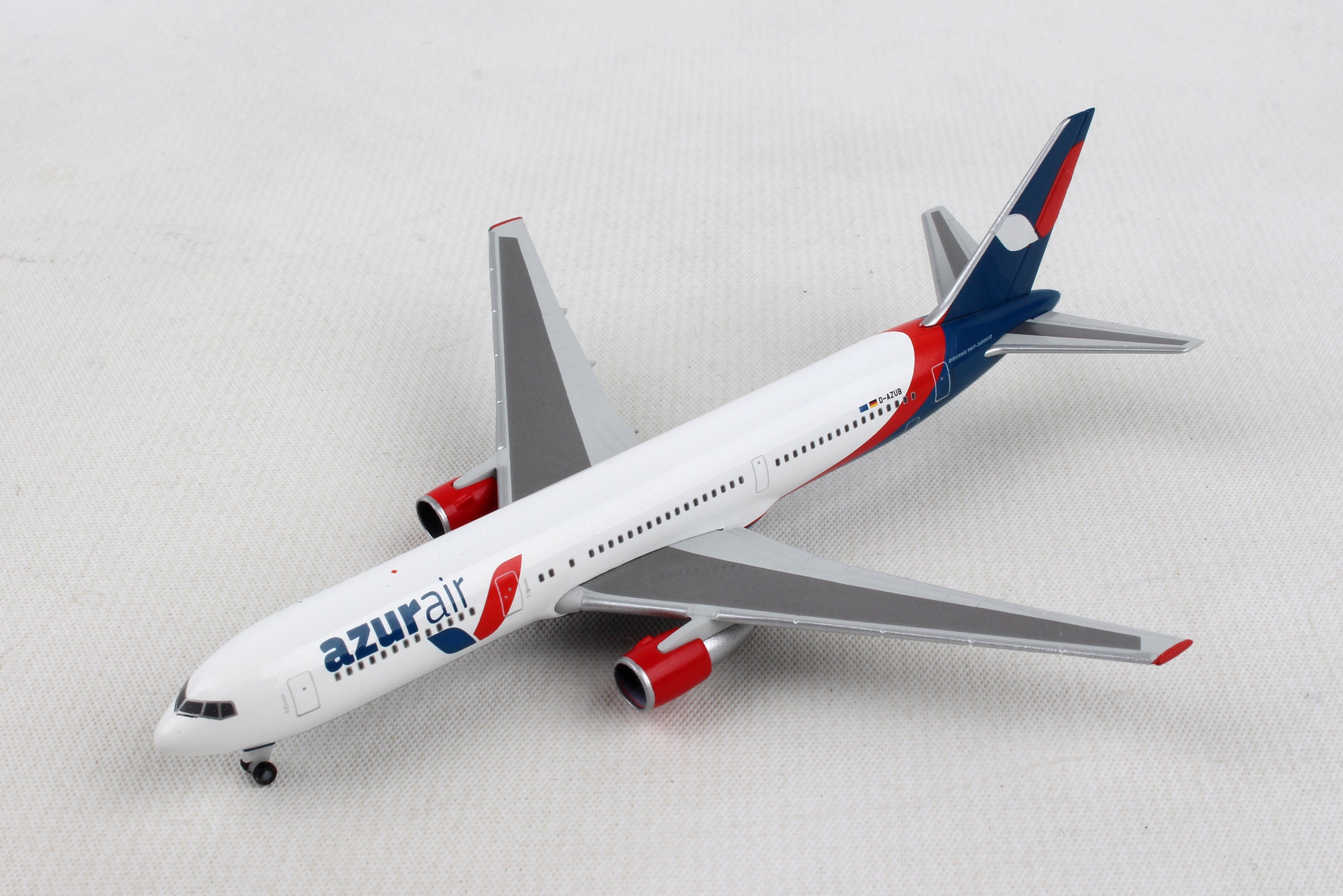 Herpa Wings HE531726 Azur Air Germany 767-300 1/500