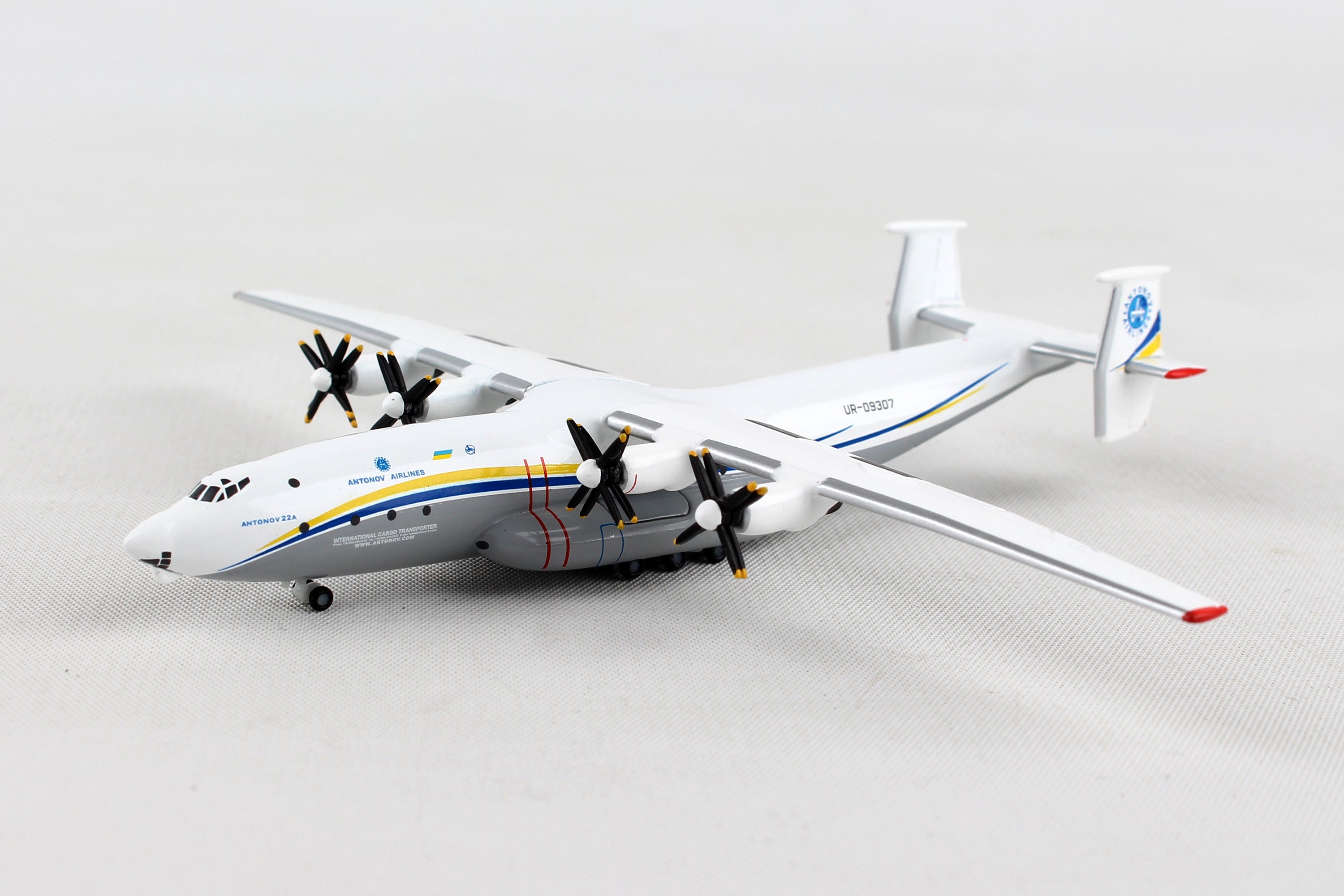 Herpa Wings HE532648 Antonov Airlines An22 1/500