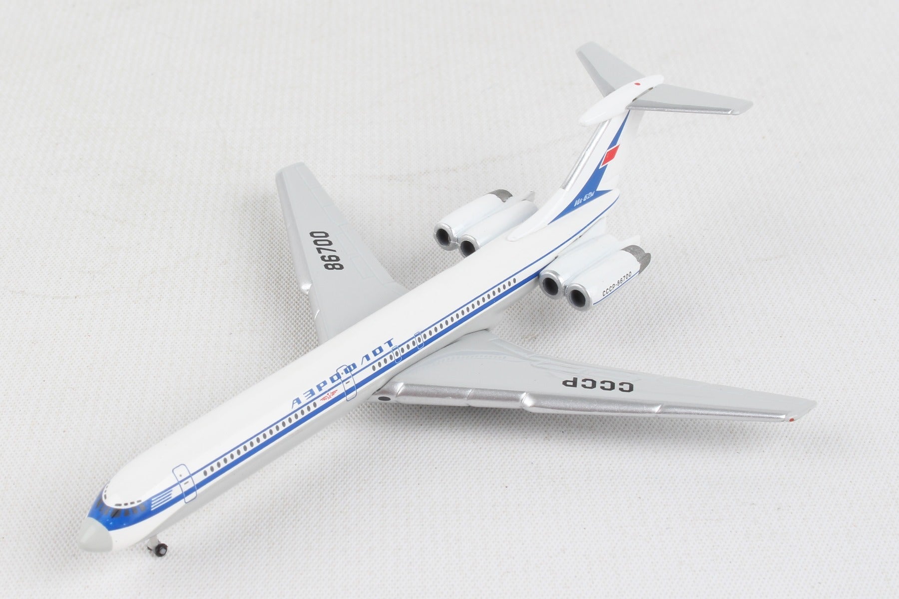 Herpa Wings HE534130 Aeroflot Il62M 1/500