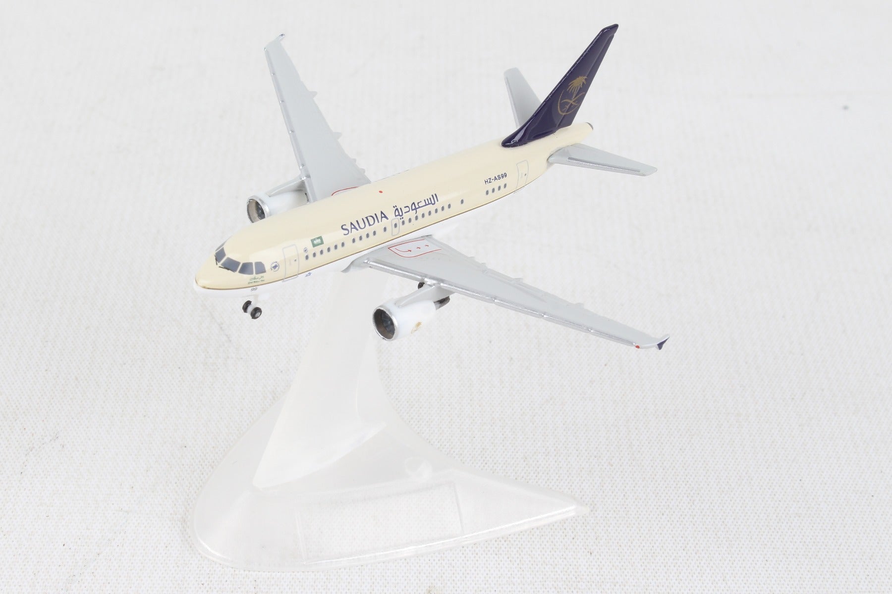 Herpa Wings HE534727 Saudia Royal Flight A318 1/500