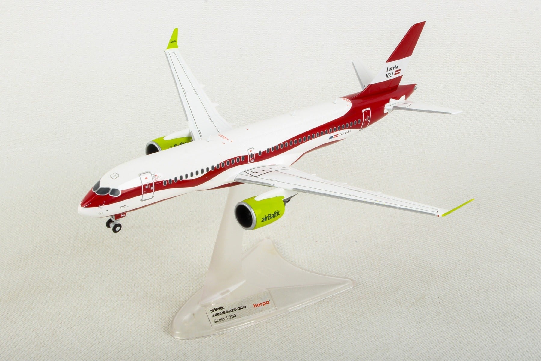 Herpa Wings HE559690 Air Baltic A220-300 1/200 Latvia 100