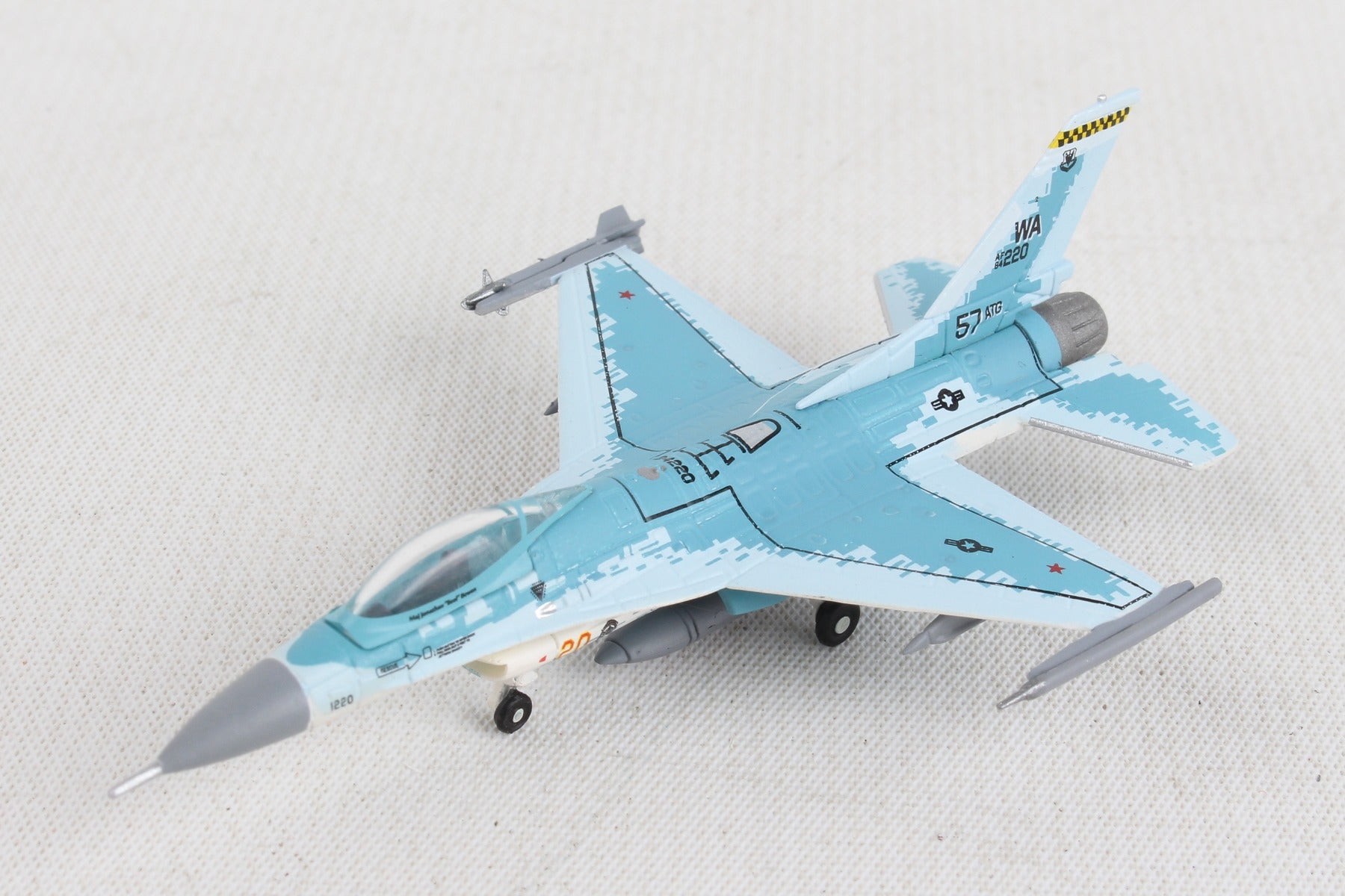Herpa Wings HE571159 Usaf F-16C 1/200 64Th Aggressor Sqn Ghost