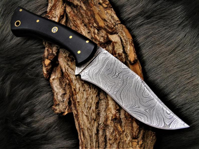 Damascus Steel Hunting Knife