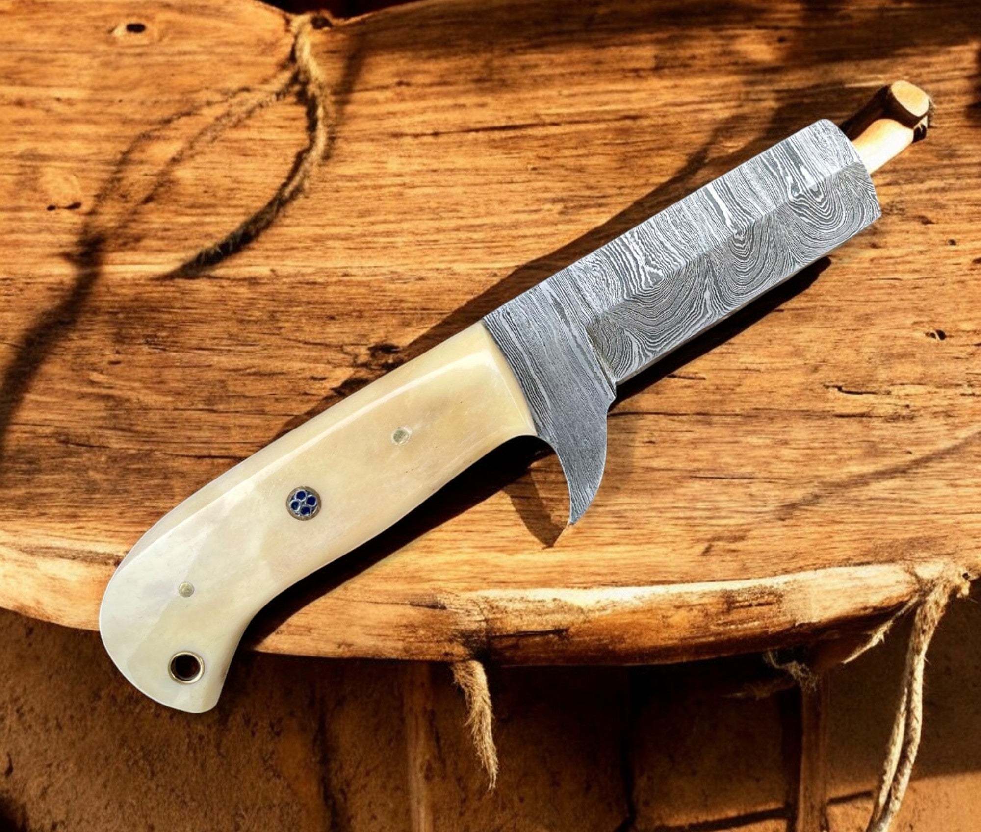 Handmade Bull Cutter - Damascus Steel Blade & Bone Handle