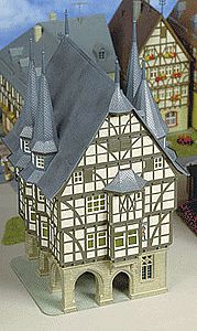 Kibri 38900 HO Scale City Hall w/Fountain -- 12.5 x 14 x 25cm