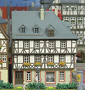 Kibri 38904 HO Scale Half-Timbered Corner House -- 5-29/32 x 5-5/16 x 6-5/16" 15 x 13.5 x 16cm