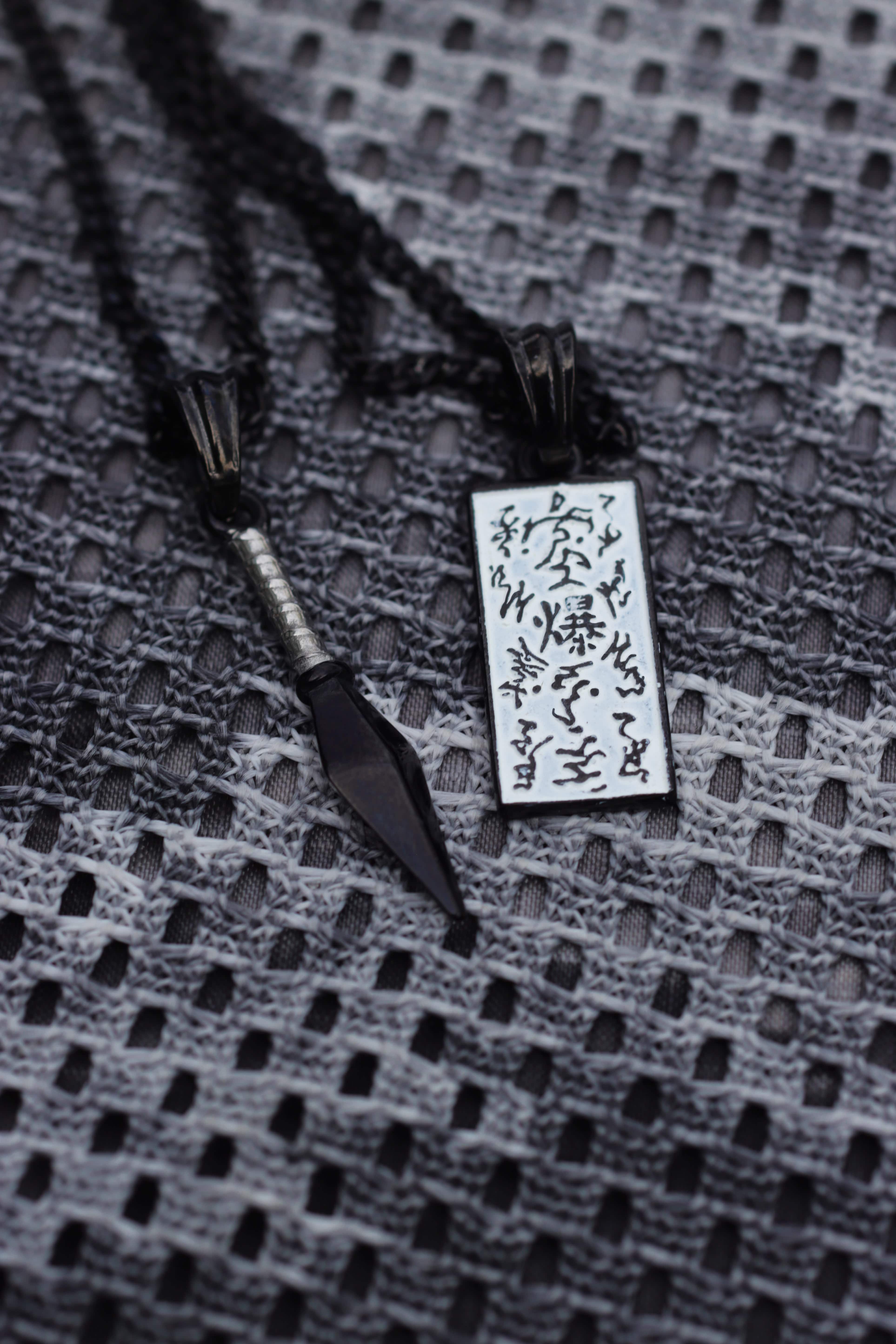 Naruto™ Paper Bomb Kunai Pendant