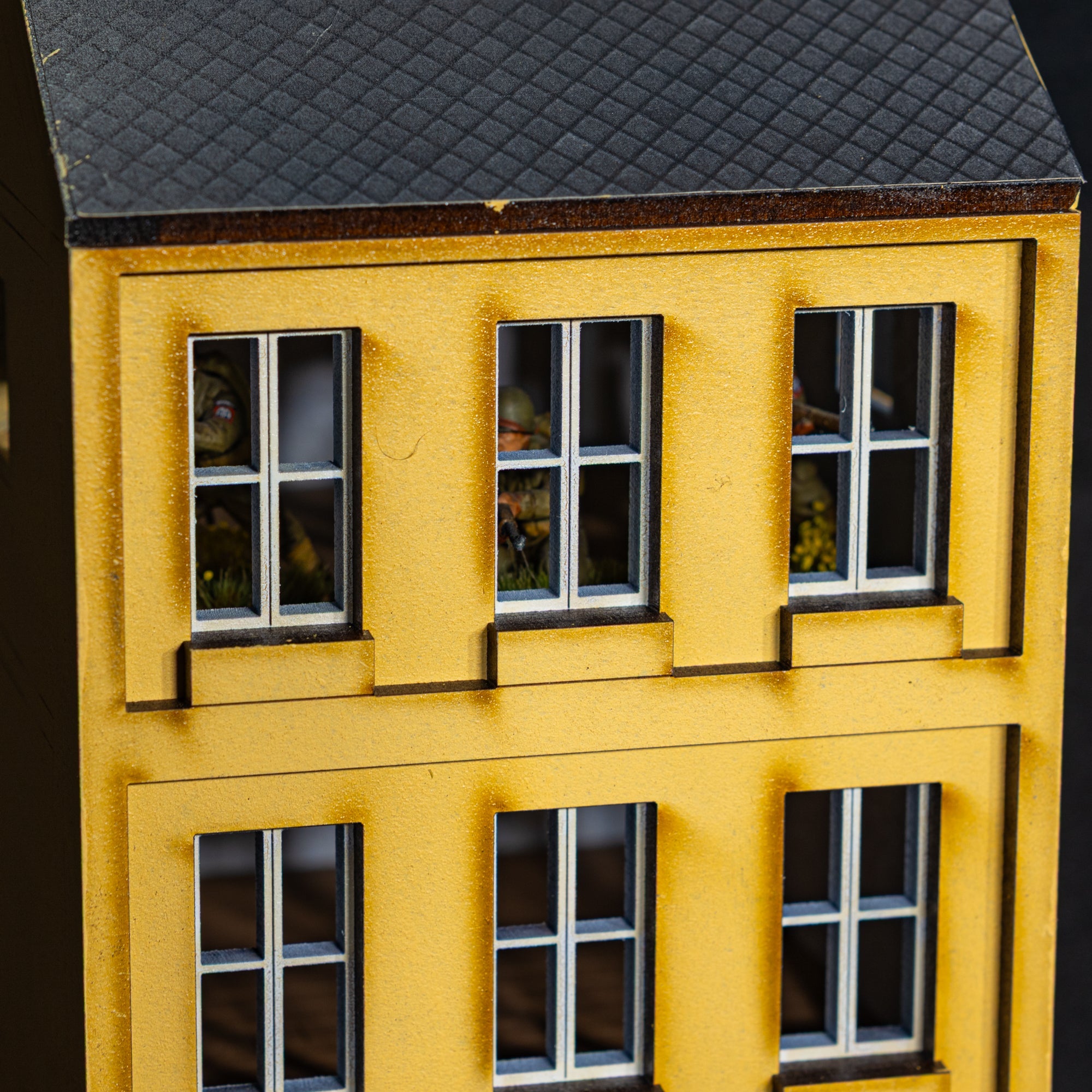 28mm European Building - 28MPNT513 (Painted and Assembled)