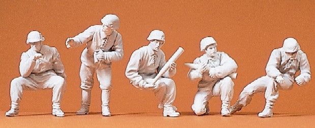 Preiser 72518 1/72 Unpainted German Reich Gunners 1939-45 (5) (Kit)