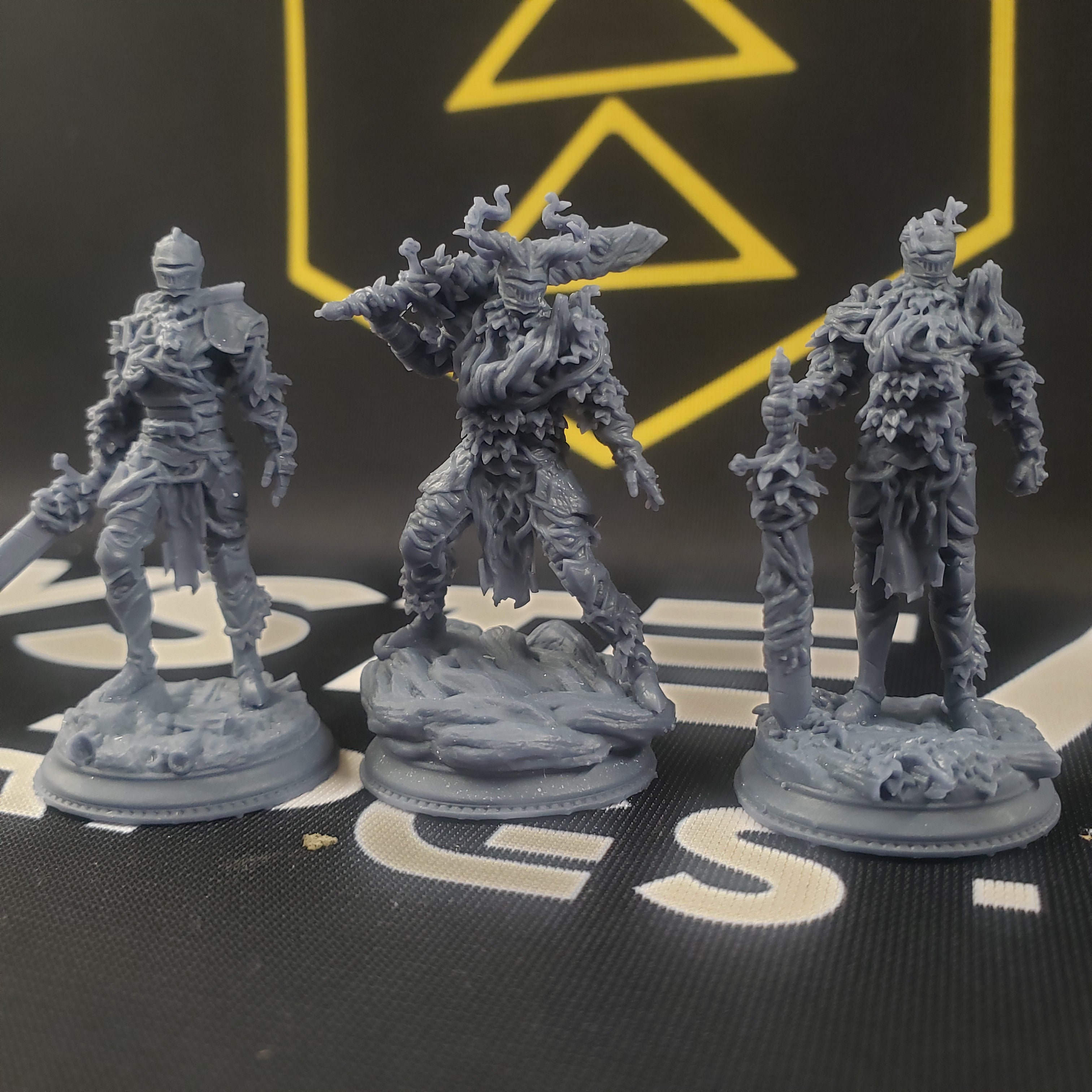 Forgotten Knights (Vine-Possessed Armor)