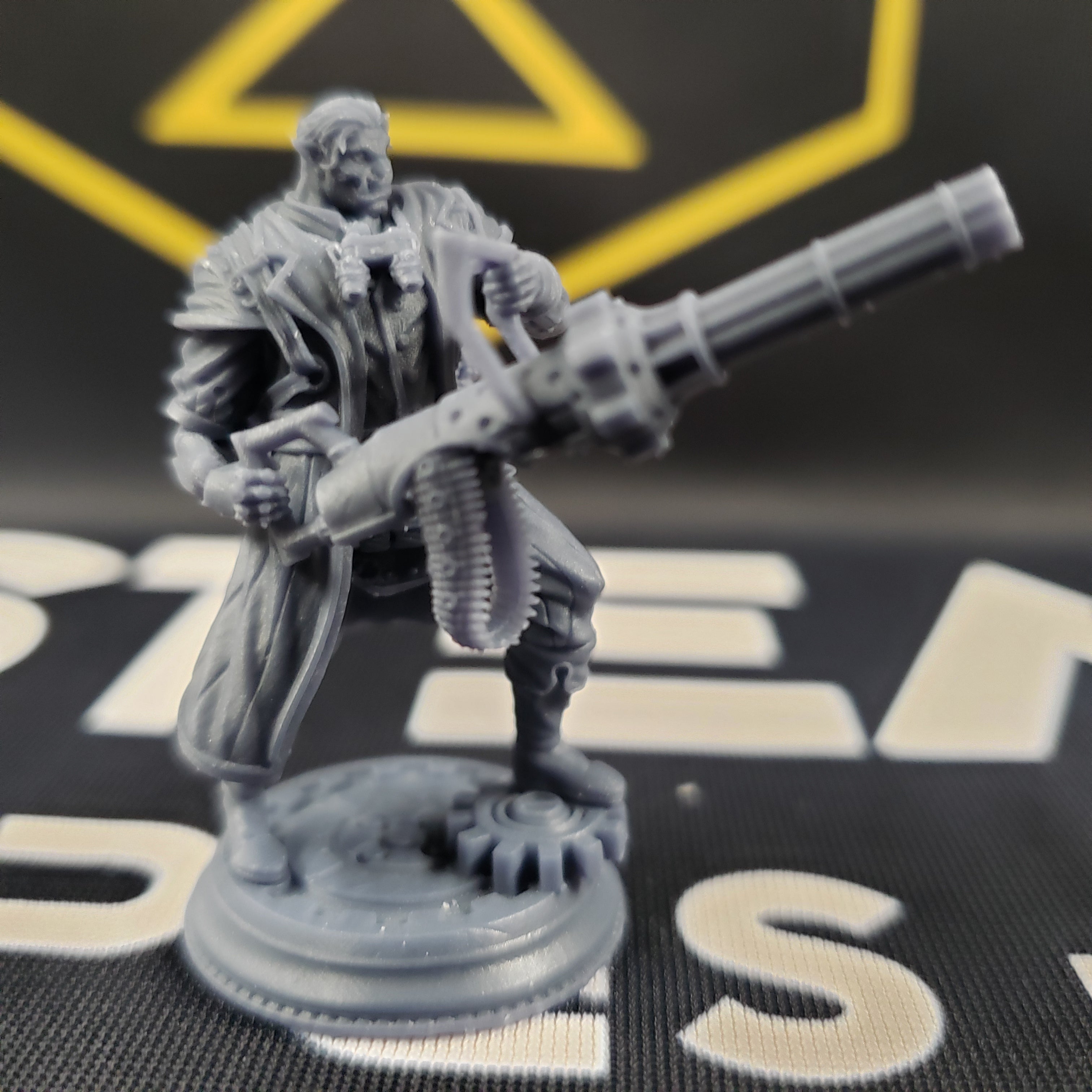 Tomas Lumens, Unbridled Inventor (Male Half-Orc Artificer)