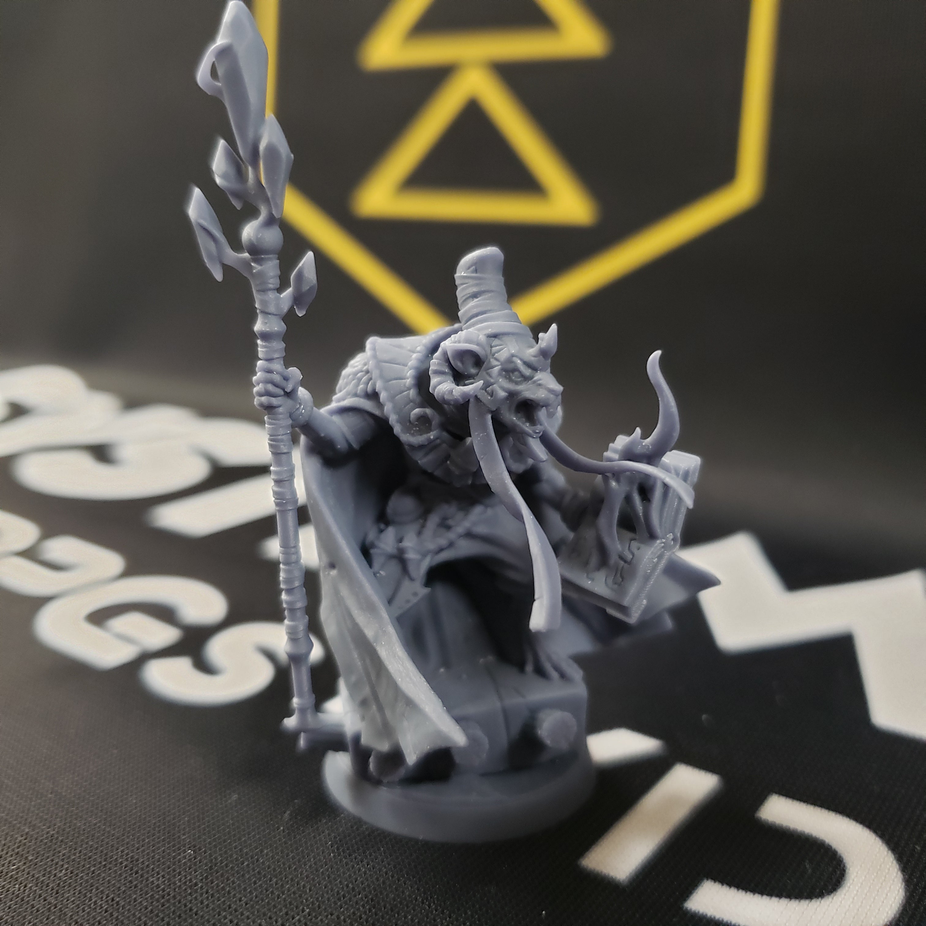 Shardaket, the Cruel Harvester (Male Ratkin Sorcerer)