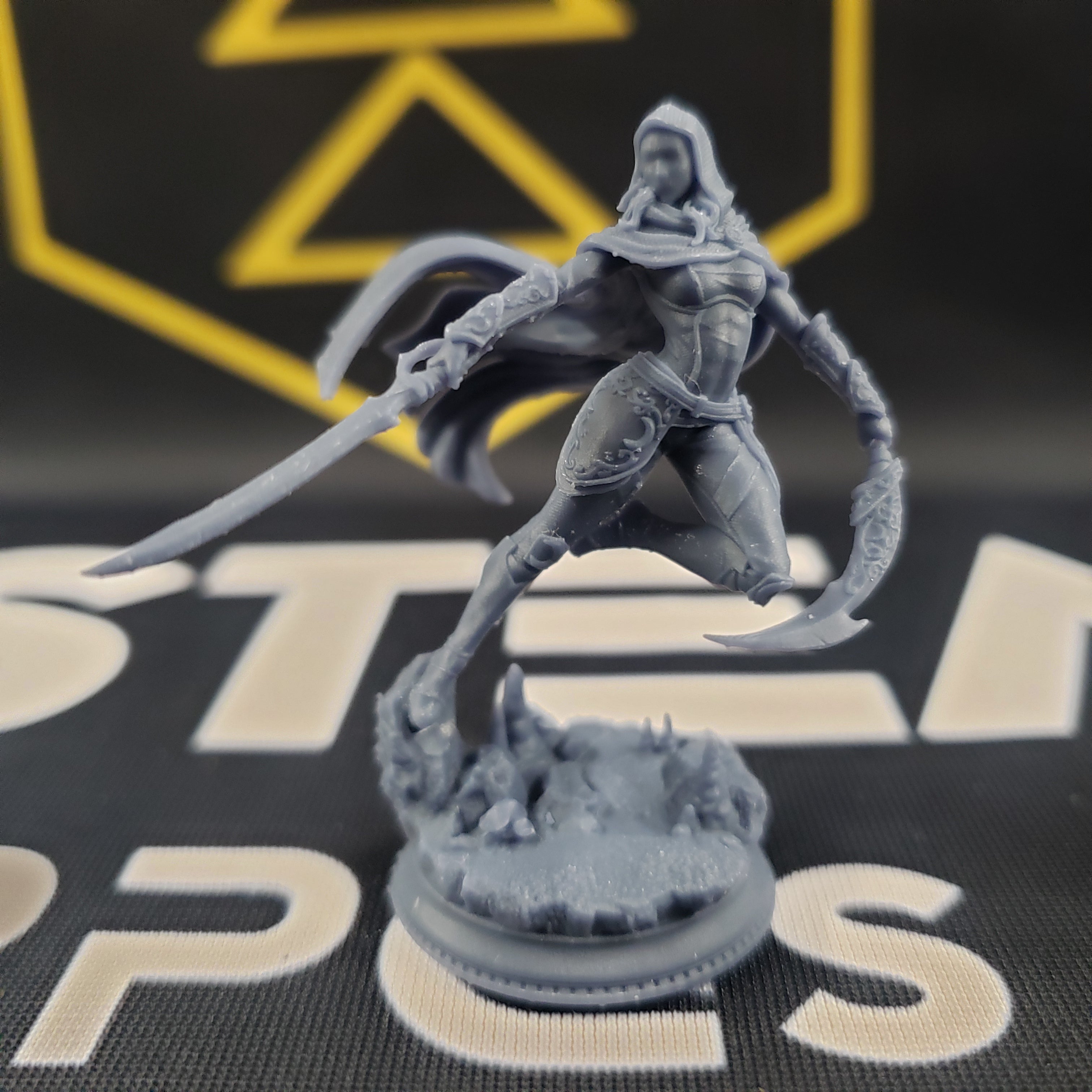 Xira Elineri, Assassin of the Waxing Moon (Female Drow Assassin)