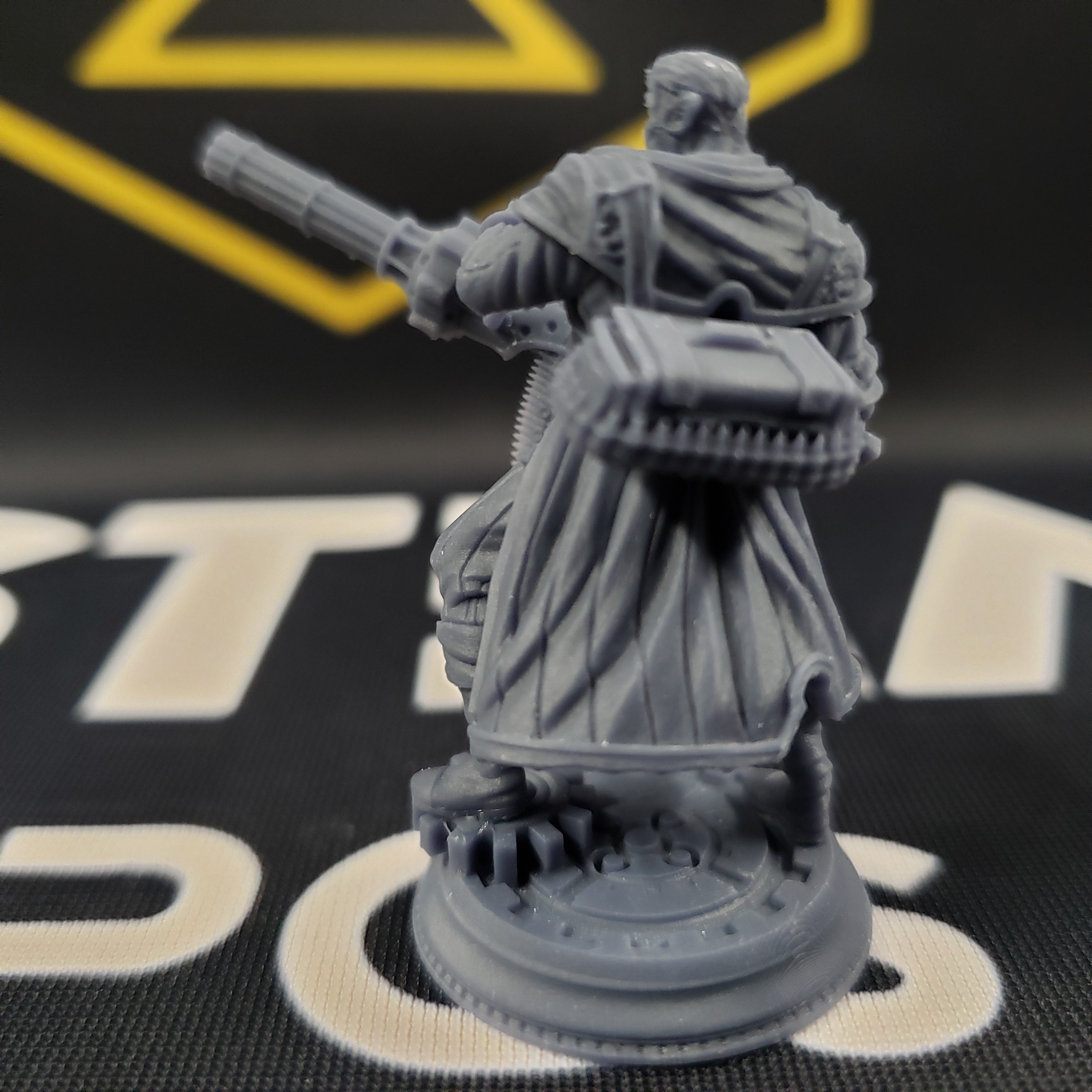 Tomas Lumens, Unbridled Inventor (Male Half-Orc Artificer)