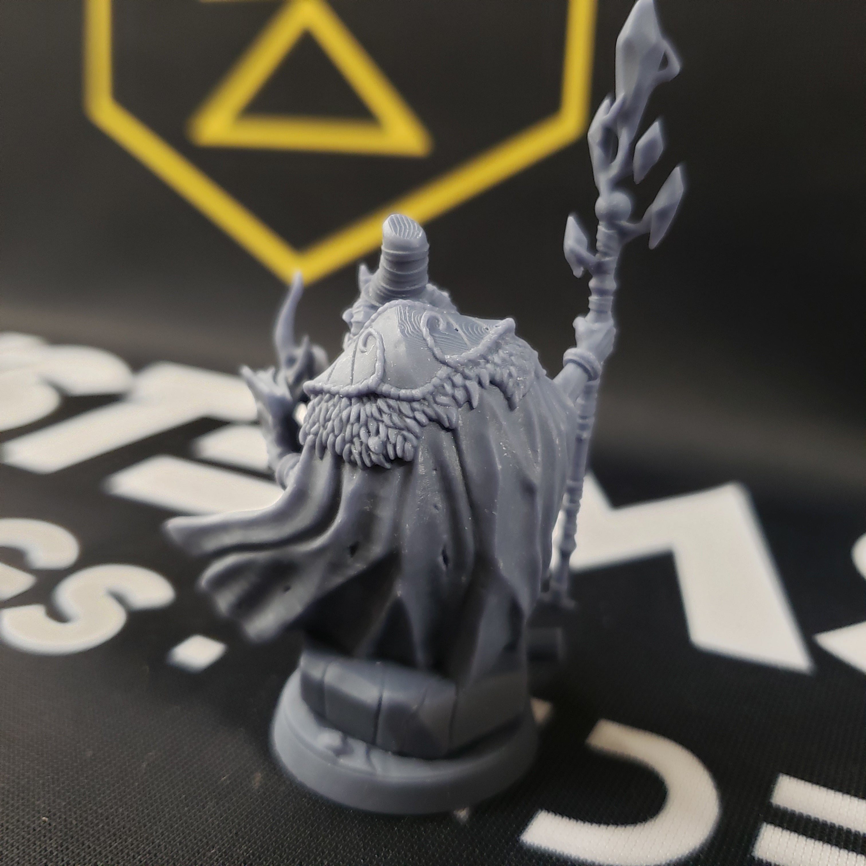 Shardaket, the Cruel Harvester (Male Ratkin Sorcerer)