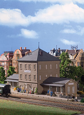 Vollmer 43451 HO Scale Kulmbach Train Station - Kit (Plastic) -- 21-1/4 x 6-1/2 x 8-11/16" 54 x 16.5 x 22cm