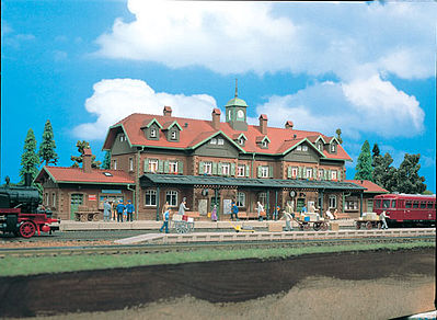 Vollmer 43502 HO Scale Moritzburg Station -- 21-13/64 x 6 x 7-13/64" 53 x 15 x 18cm
