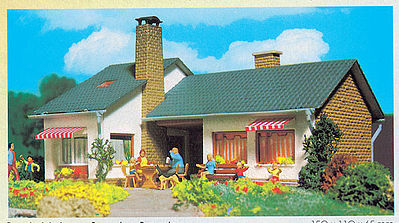 Vollmer 43712 HO Scale Ranch Style House -- 5-7/8 x 4-3/8 x 2-1/2" 15 x 11 x 6.5cm