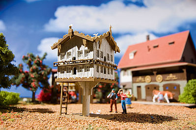 Vollmer 45138 HO Scale Beer Garden Sun Umbrellas -- Kit pkg(4)