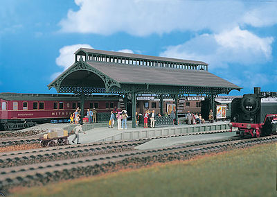 Vollmer 47530 N Scale Platform Shelter w/LED Light -- Kit - 7-1/4 x 3-5/8 x 2-11/16" 18.4 x 9.2 x 6.9cm