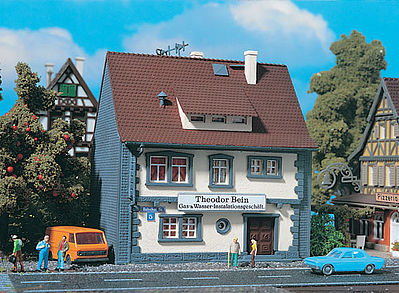 Vollmer 47647 N Scale Plumber's Shop -- 3-1/8 x 2-5/8 x 3-3/8" 7.8 x 6.5 x 8.4cm
