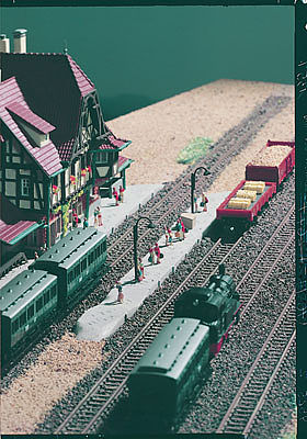 Vollmer 49525 Z Scale Highland Station Platform -- 9-1/2 x 3/4" 22 x 7cm