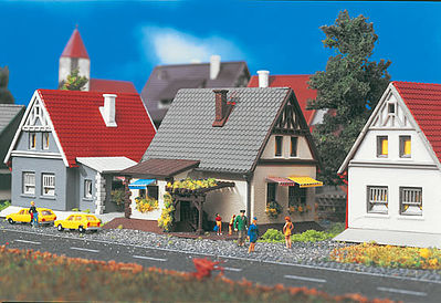 Vollmer 49573 Z Scale House w/Gray Roof -- 2-3/8 x 2-1/4 x 2" 6 x 5.8 x 5.2cm