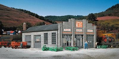 Walthers Cornerstone 933-2912 HO Scale State Line Farm Supply -- Kit - 7-1/4 x 5-3/8 x 3" 18.4 x 13.7 x 7.6cm
