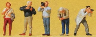 Preiser 10531 HO Scale Sports & Recreation -- Trainspotters pkg(5)