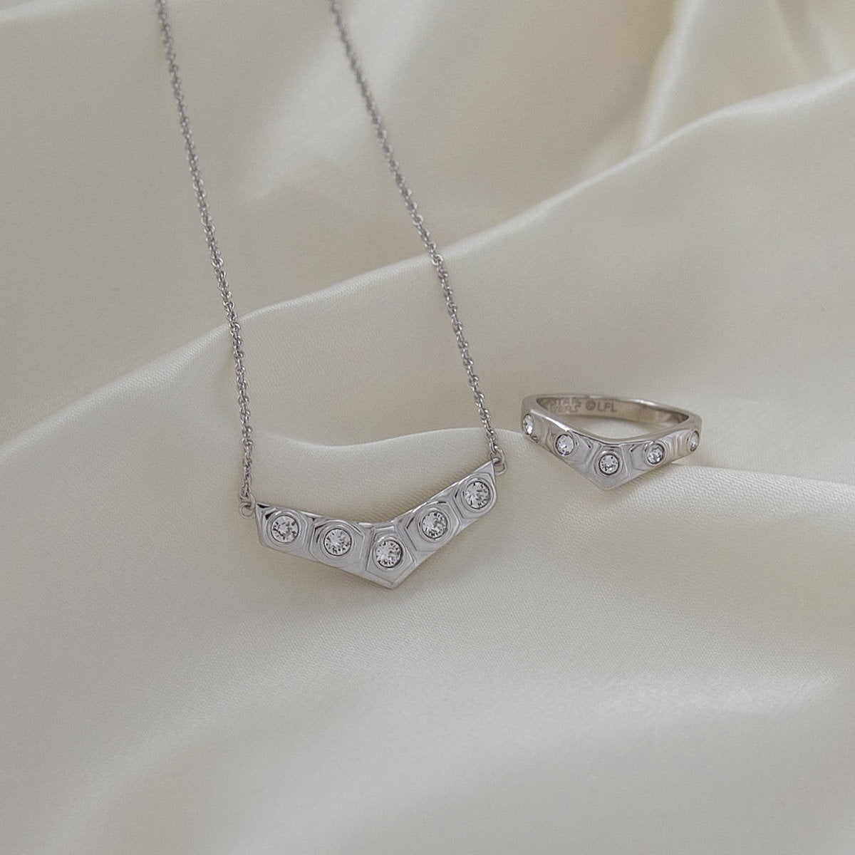 Star Wars X RockLove Leia Organa Crystal Necklace