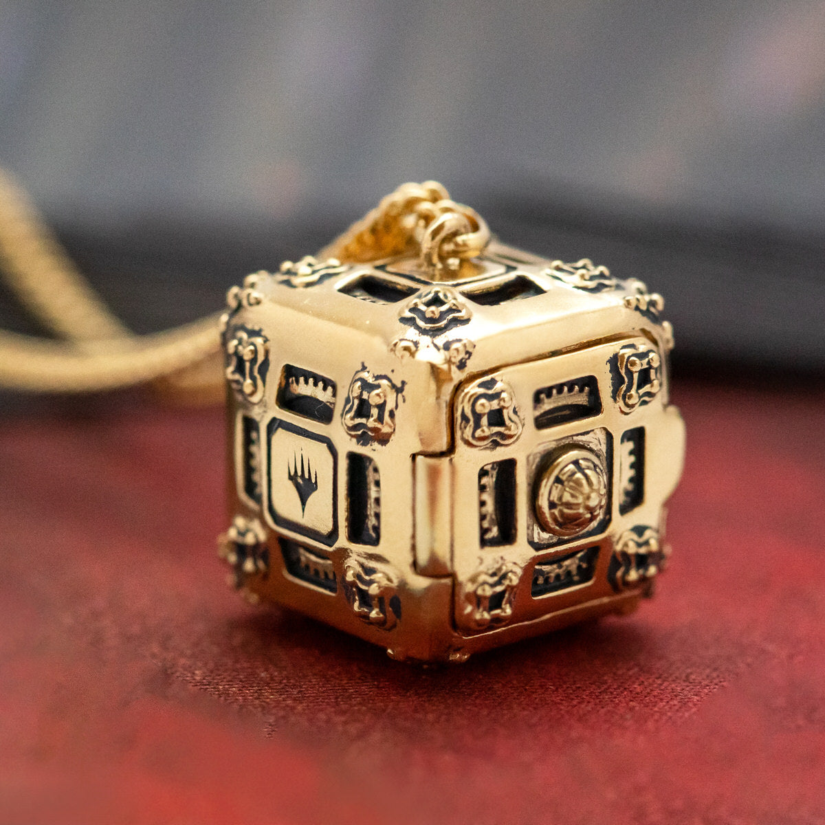 Magic: The Gathering X RockLove Mana Vault Necklace