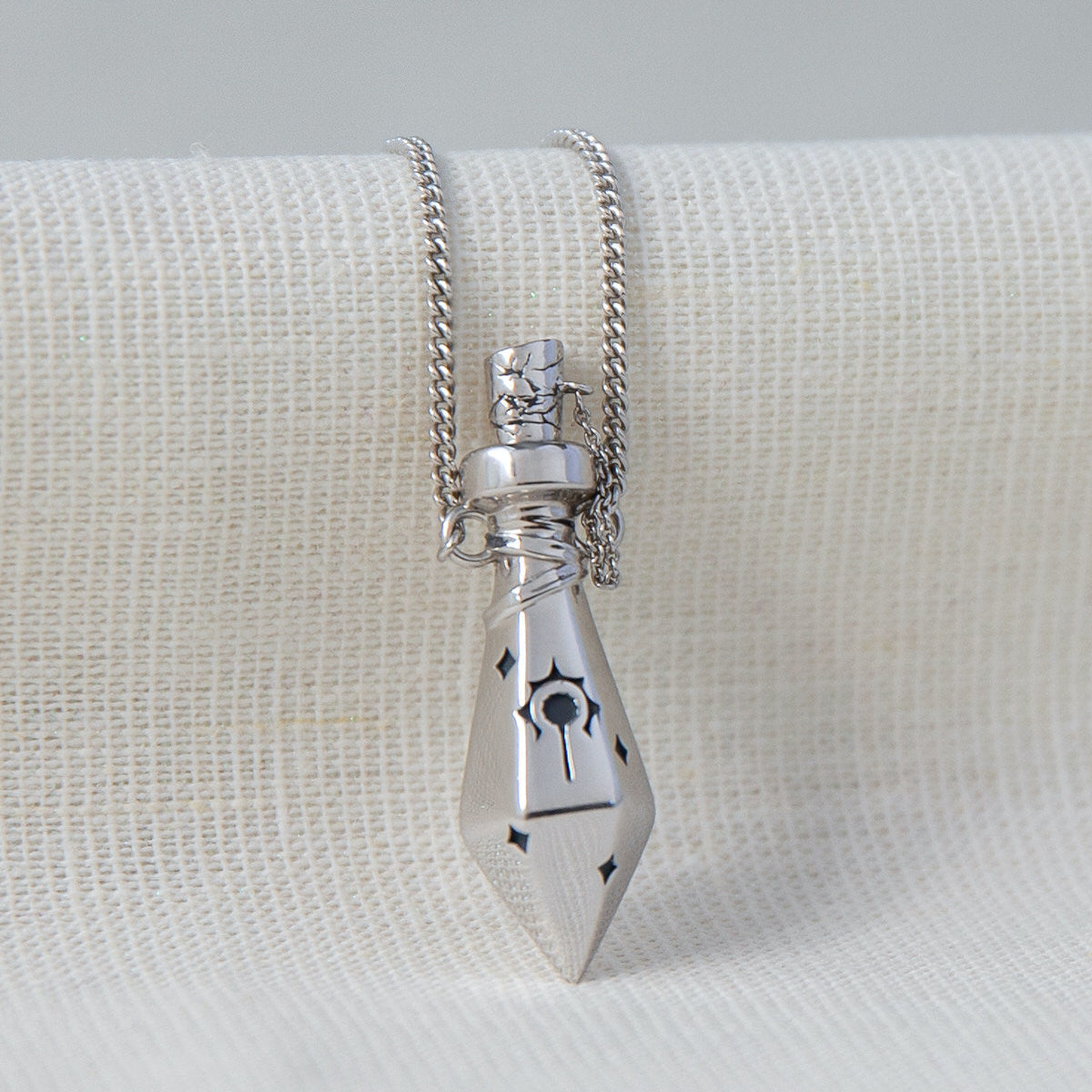 Dungeons and Dragons X RockLove Cleric Vial Necklace