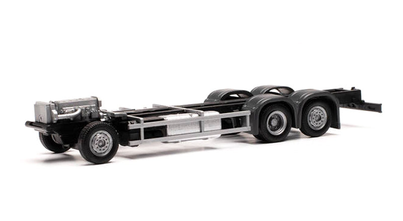 Herpa 085465 1/87 Scale Volvo FH 3-Axle Chassis Kit 2 Pieces