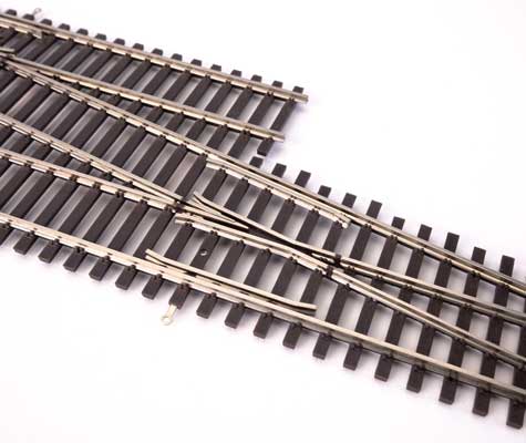 Walthers Mainline 948-83076 HO Scale Code 83 Nickel Silver DCC Friendly Number 6 Single Crossover Turnout - Right Hand