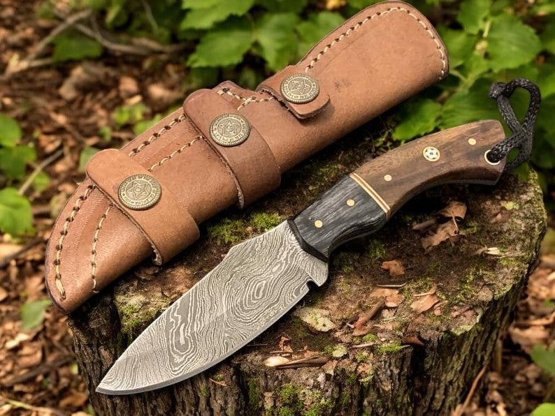 Timberfang - Handmade Damascus Steel Deer Knifes