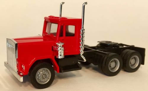 Herpa 15253 HO Scale American Trucks - Tractor Only -- Heavy Haul Pacific Tractor, Short Chassis (Painted)