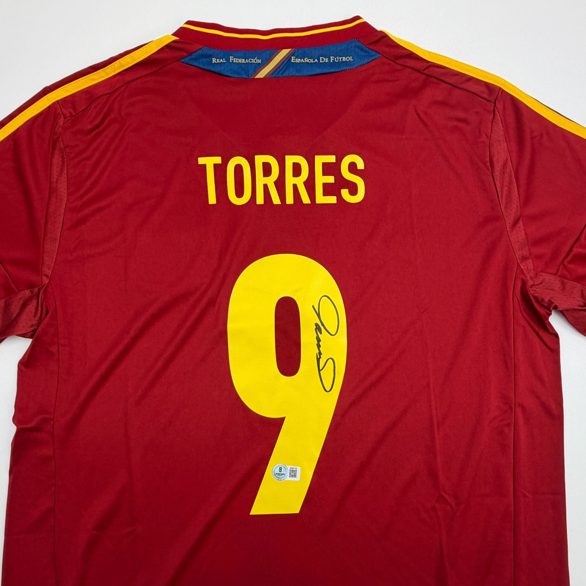 Autographed/Signed Fernando Torres Spain Red Soccer Futbol Jersey Beckett BAS COA #2
