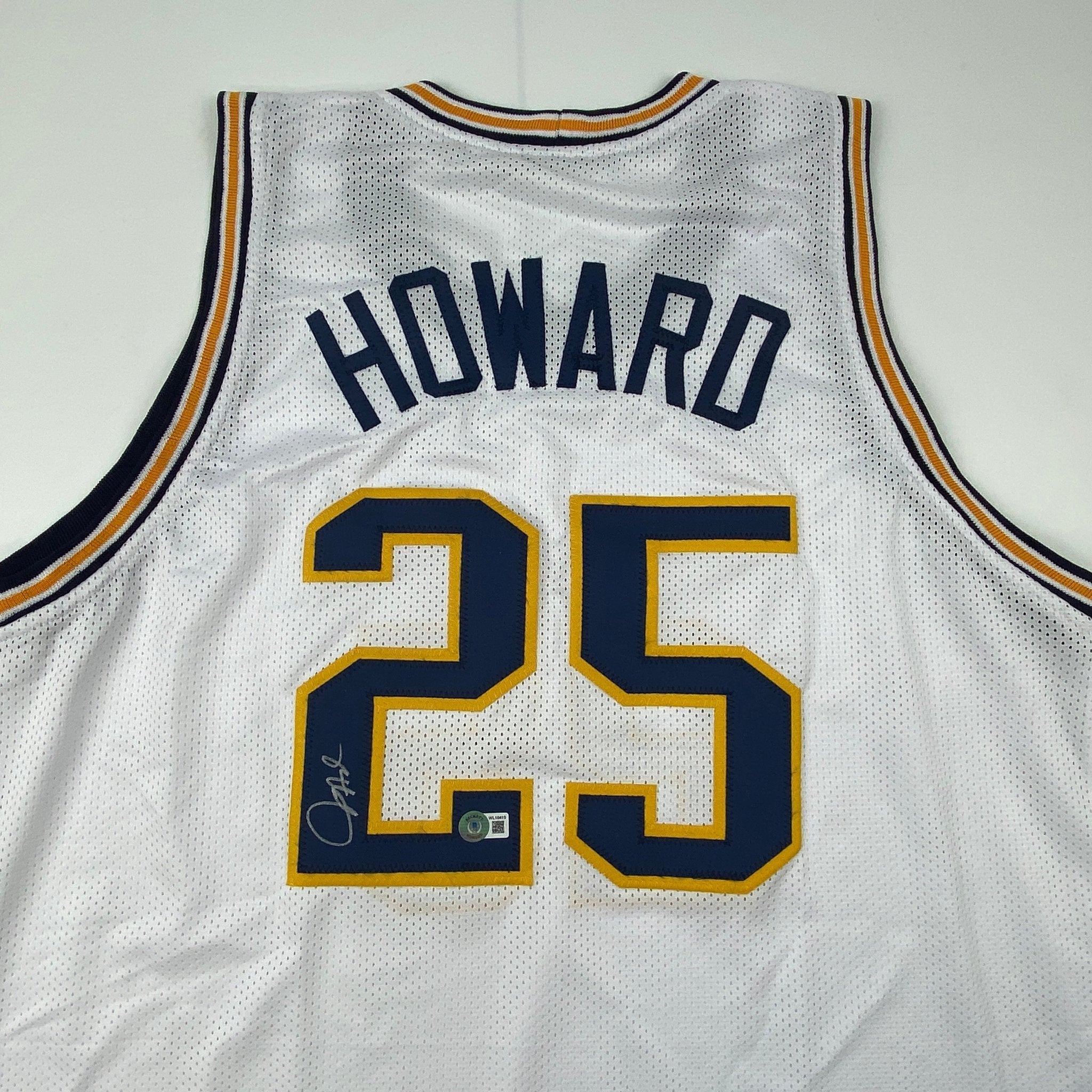 Autographed/Signed Juwan Howard Michigan White College Basketball Jersey Beckett BAS COA