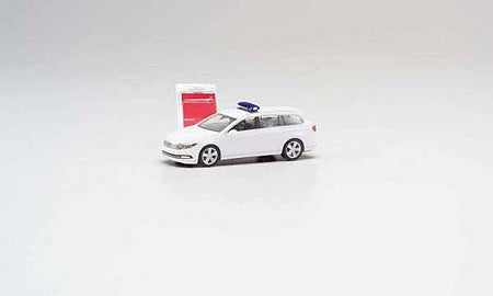 Herpa 13772 HO Scale Volkswagen Passat Station Wagon - Minikit -- Various Standard Colors