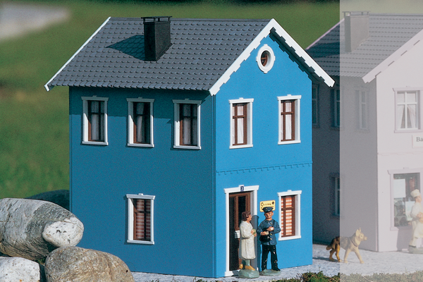 PIKO 62066 G Scale The Village Medicine Dr Lang Kit