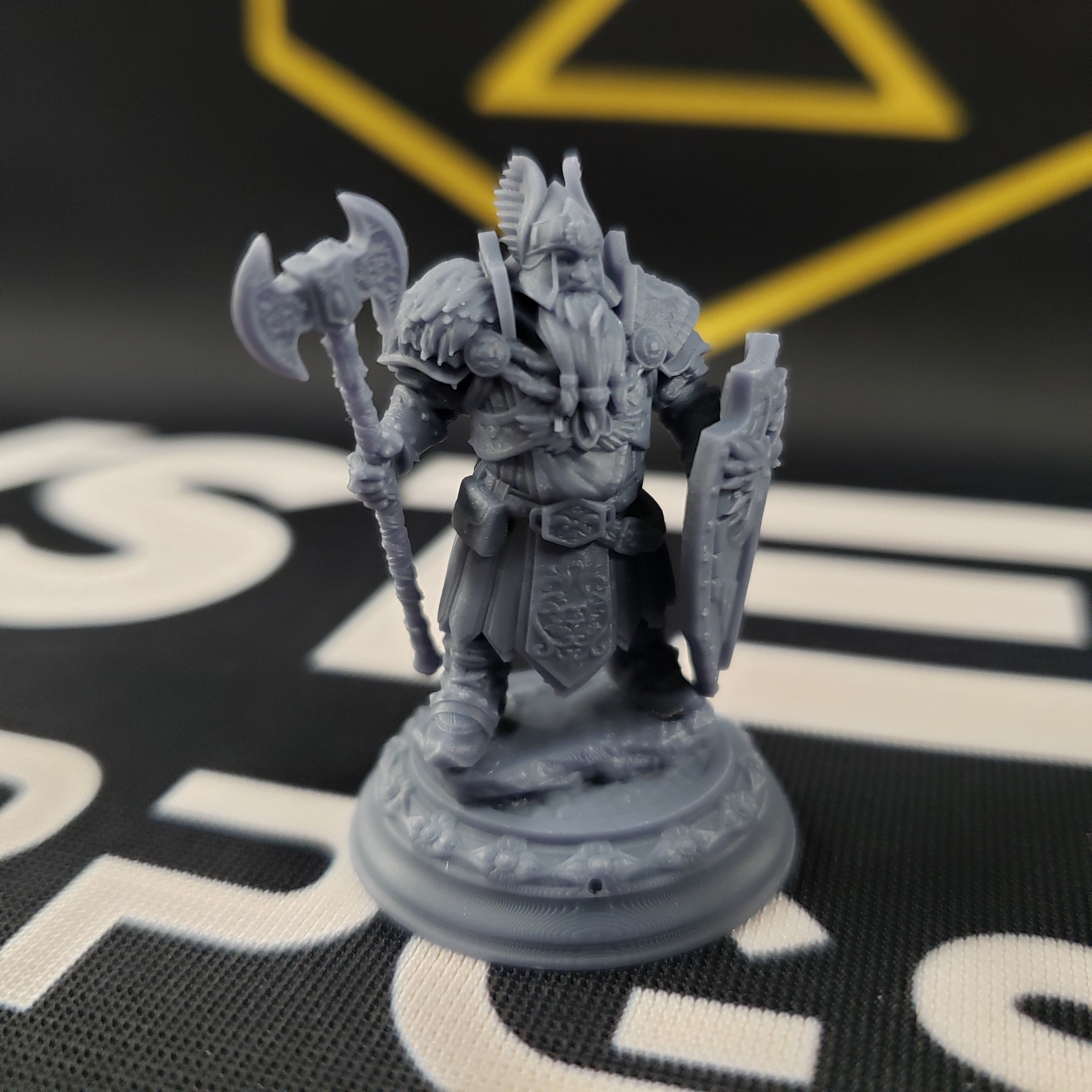 Tors of Delvdor, Dwarven Cleric of Life & Glory (Male Dwarf Cleric)