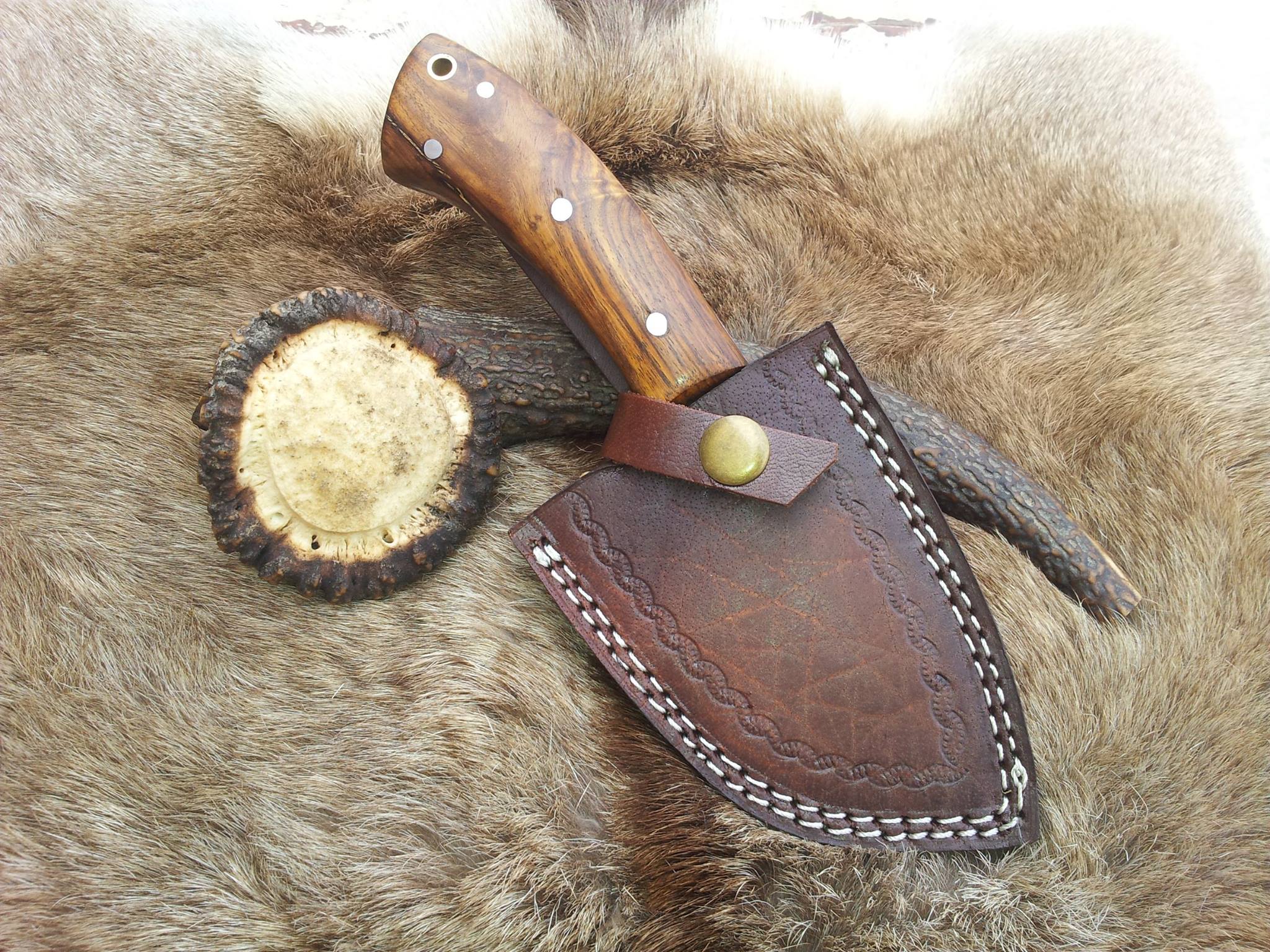 Frontier Edge Guthook Knife with Custom Handmade Damascus Steel Blade