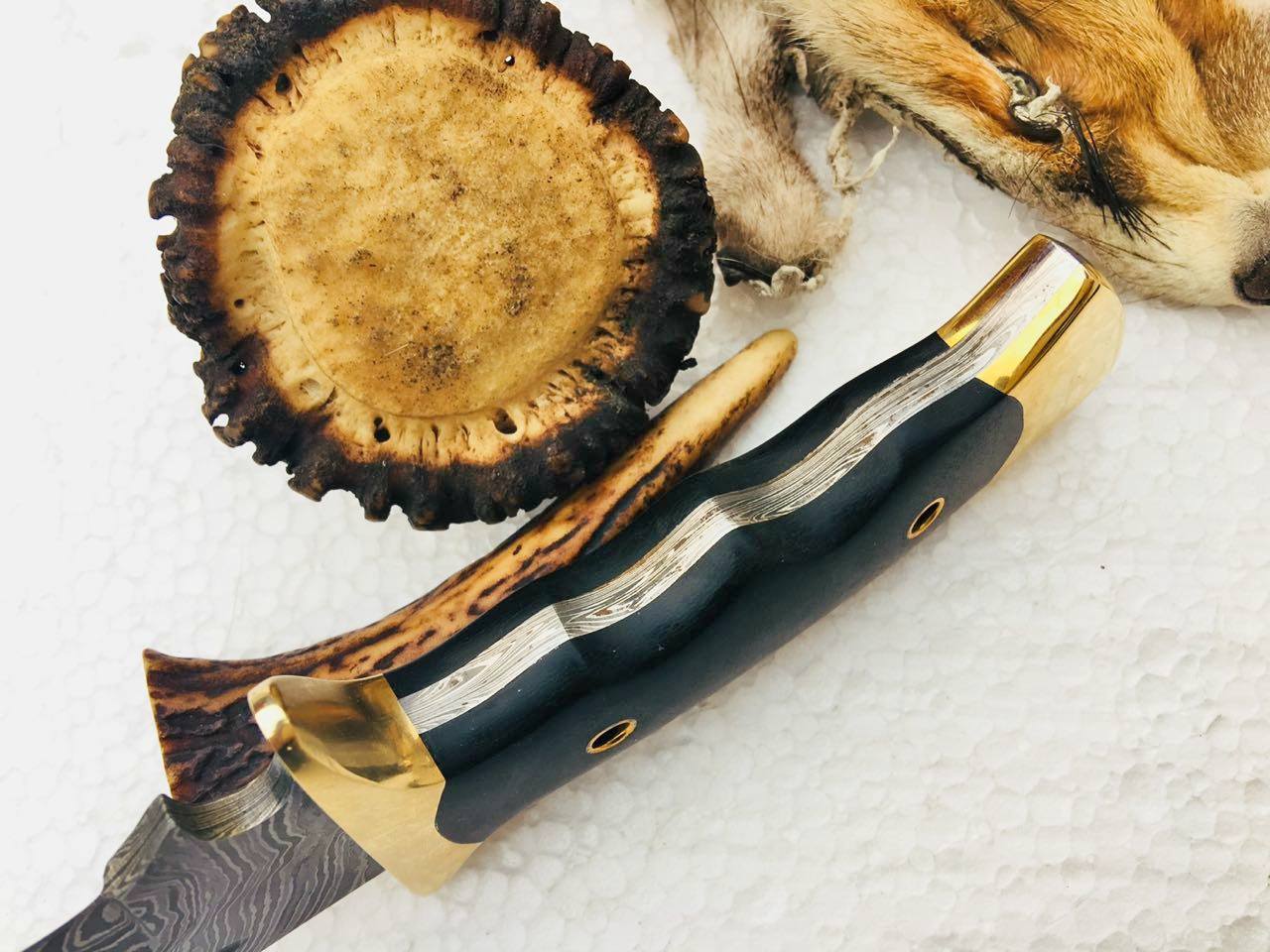 Full Tang Custom Handmade Damascus Steel Blade Hunter Knife