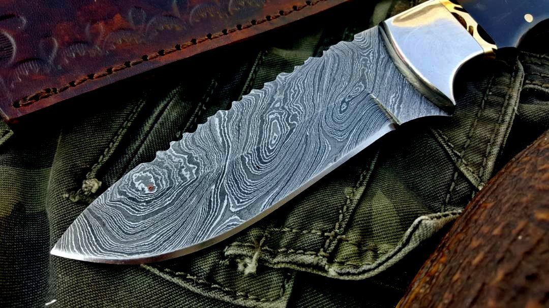 Custom Handmade Twist Damascus Steel Hunting Skinning Knife