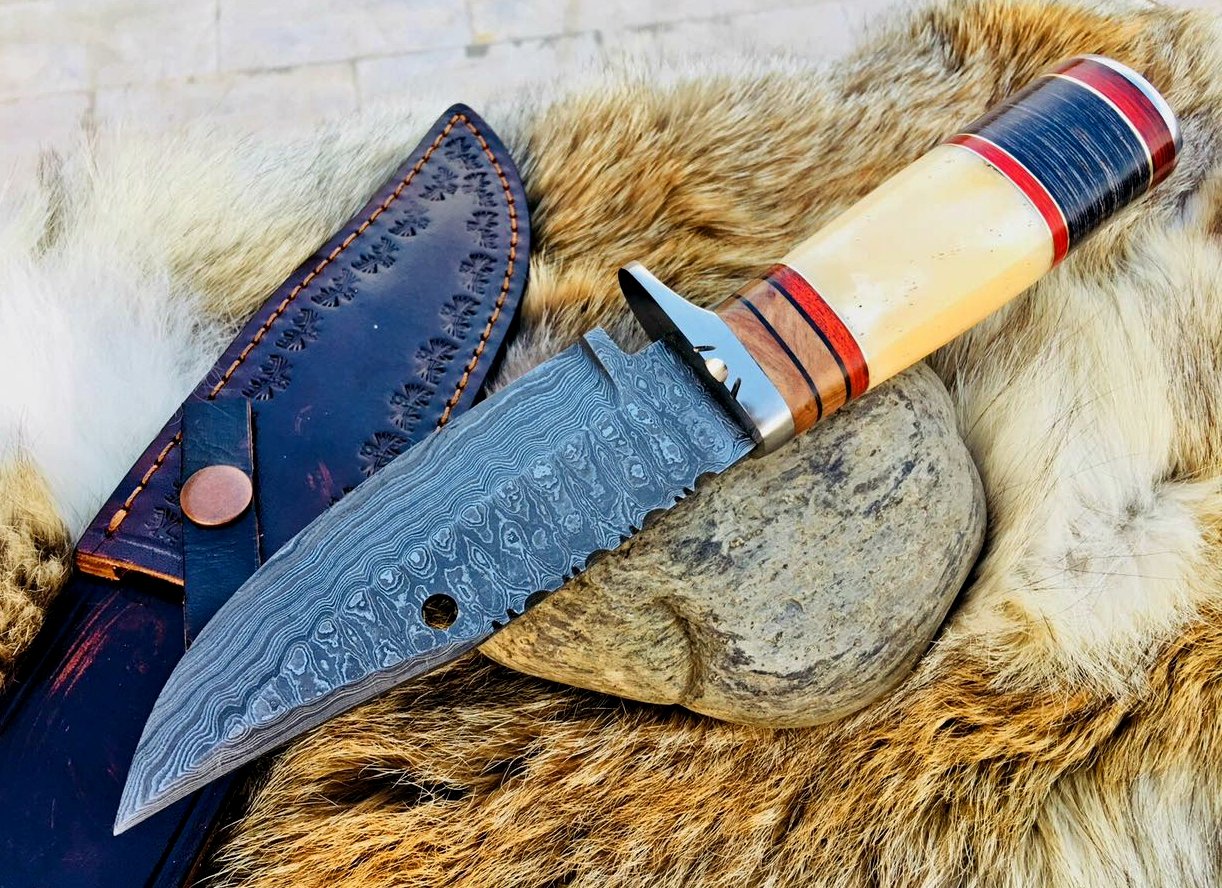 Custom Handmade Damascus Blade Hunting Skinning Knife