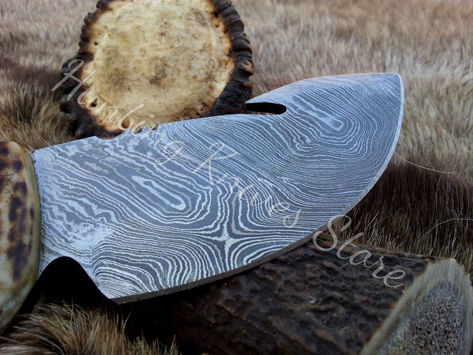 Deer Guthook Knife - Custom Damascus Steel Blade & Antler Horn Handle