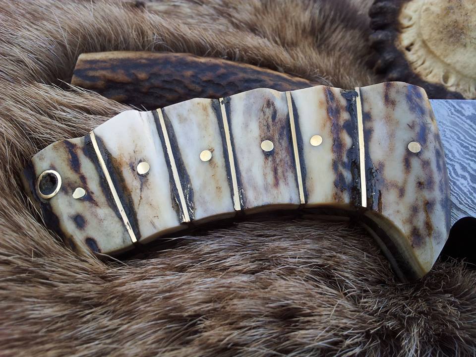 Deer Guthook Knife - Custom Damascus Steel Blade & Antler Horn Handle